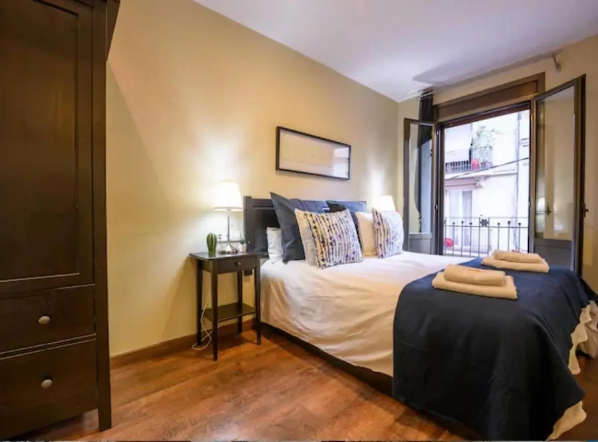 Apartment Ramblasrentals Cozy Renovated 2Br With Balcony Lift 20M Rambla - Parking - Wifi Barcelona