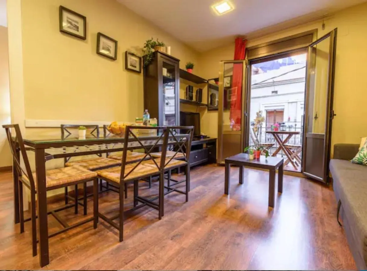 Ramblasrentals Cozy Renovated 2Br With Balcony Lift 20M Rambla - Parking - Wifi Barcelona