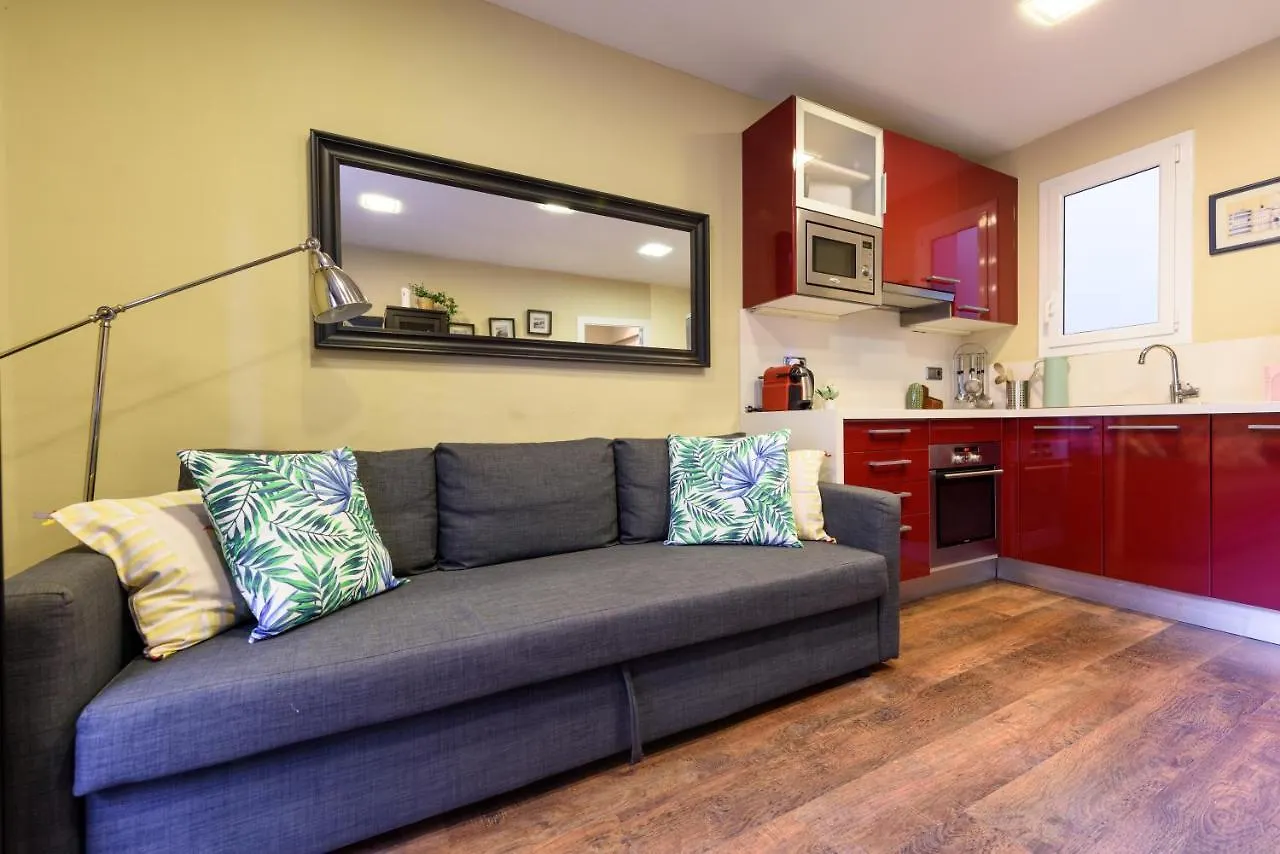 Апартаменты Ramblasrentals Cozy Renovated 2Br With Balcony Lift 20M Rambla - Parking - Wifi Барселона